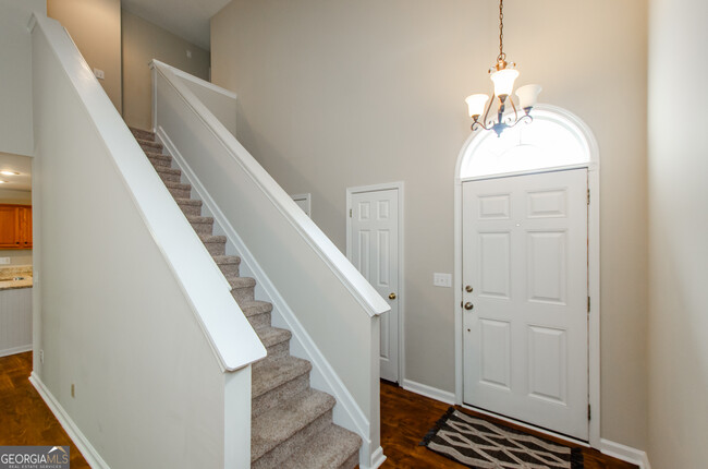 Building Photo - 160 Stoneforest Dr