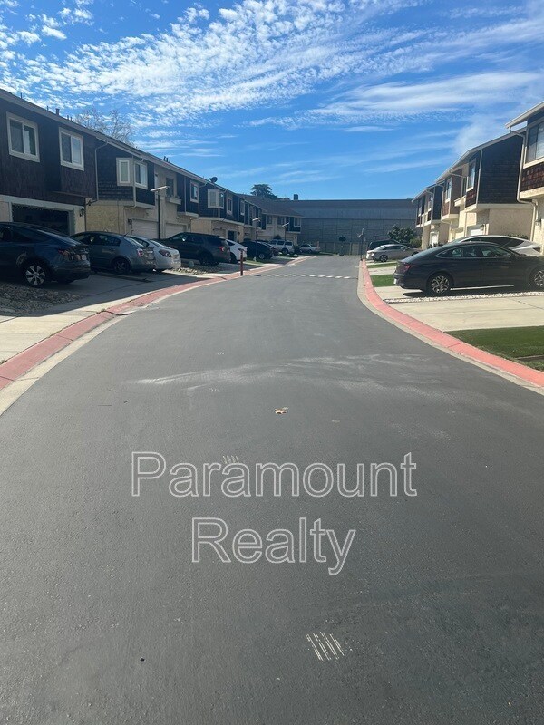 Foto del edificio - 1655 Fern Pine Ct