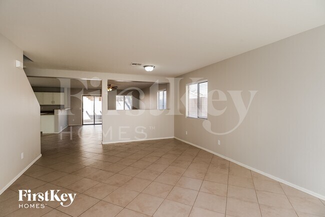 Foto del edificio - 2374 E Meadow Chase Dr