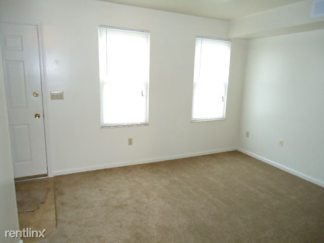 Building Photo - 700 Bellwood Dr