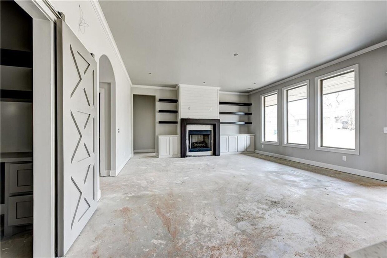 Foto principal - Newer Home + Edmond Schools + 4 bedrooms +...