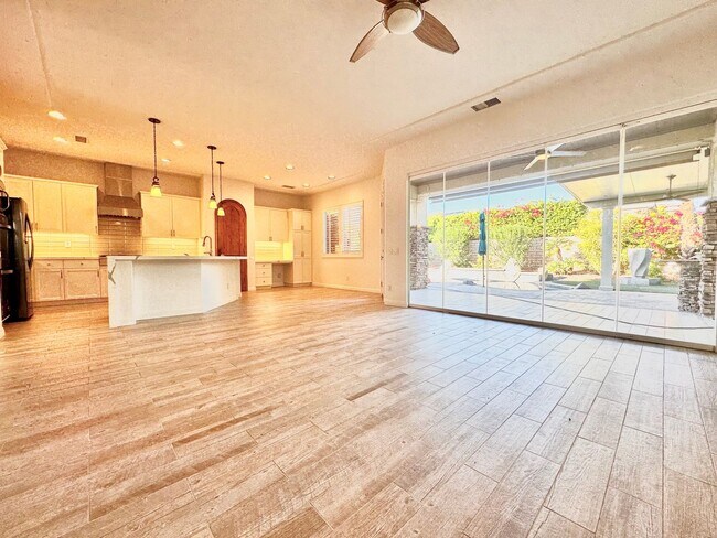 Building Photo - AVAILABLE NOW! STUNNING 4 Bedroom / 4 Bedroom home with Detached Casita in Amatisa in Palm Desert!