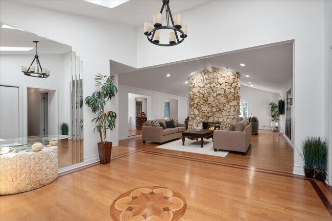 Foto del edificio - 2821 Covert Rd