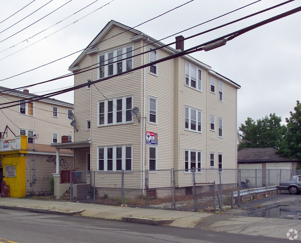 Primary Photo - 331-341 Douglas Ave