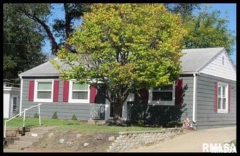Building Photo - 950 40th St