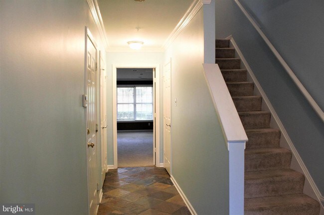 Foto del edificio - 5519 Upper Mill Terrace N