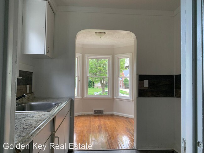 Building Photo - 2 br, 1.5 bath House - 19321 Prevost St