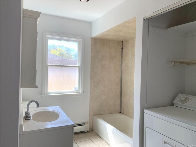 Building Photo - 22 Titmus Dr