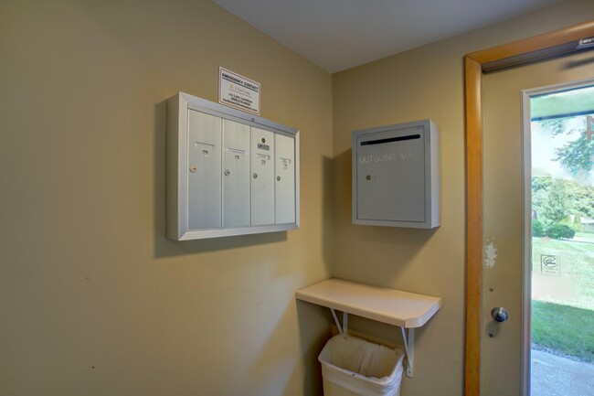 Building Photo - 4910 Ascot Ln