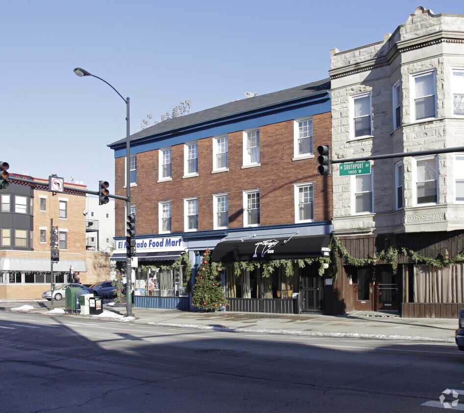 Building Photo - 3763-3767 N Southport Ave