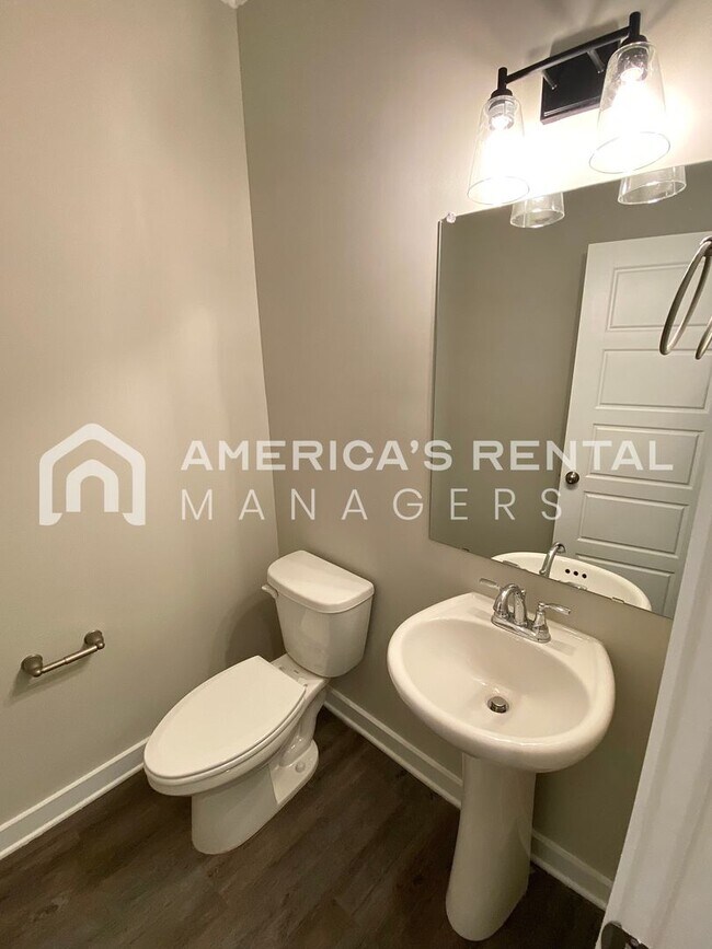 Building Photo - Home for Rent in Calera, AL!!! View with 4...