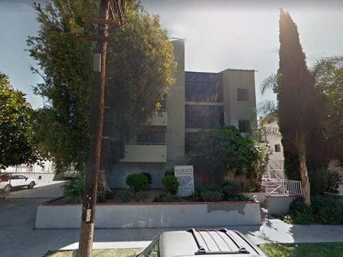 Foto principal - 7342 Haskell Ave