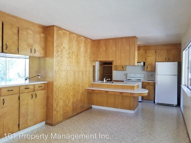 Building Photo - 3 br, 2.5 bath House - 18201 Hwy 101 S