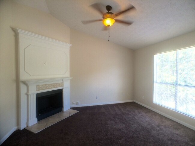Building Photo - 4145 Riverbank Ct