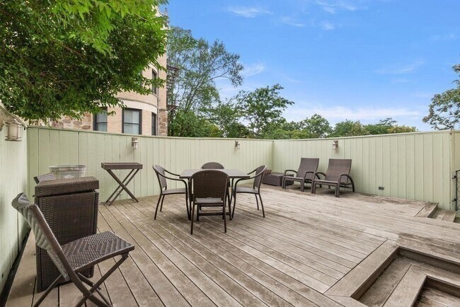 Building Photo - 350 Tappan St
