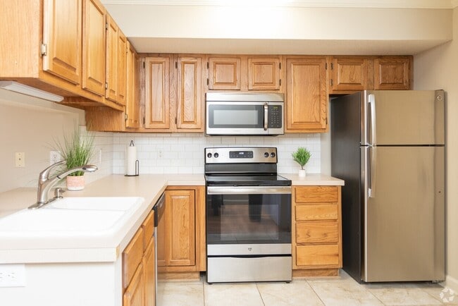 Kitchen - Kerner Mill Townhomes