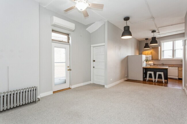 Building Photo - 5856 N Elston Ave