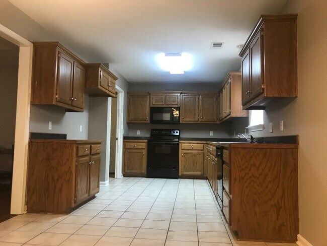 Foto del edificio - 230 Autumnwood Drive