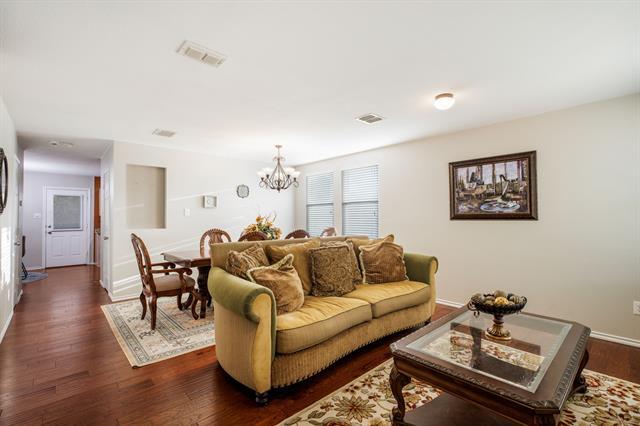 Foto del edificio - 9601 Euclid Dr