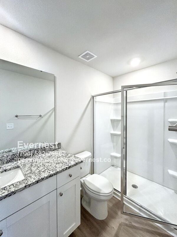 Building Photo - 2174 Willow Gln Dr