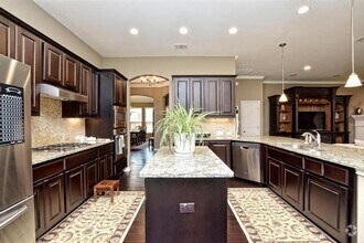 Building Photo - 18113 Lipan Apache Cove