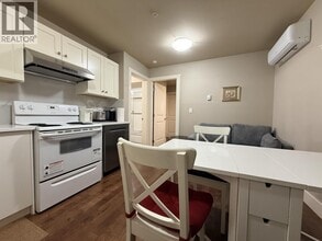 Building Photo - 888 W 61st Ave