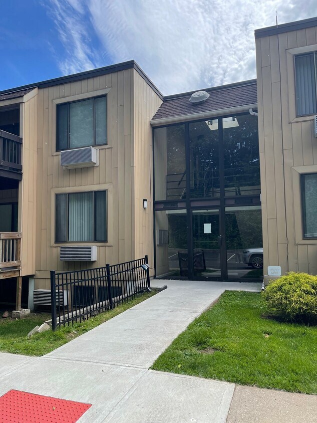 175 Mill Pond Rd Unit 224, Hamden, CT 06514 Condo for Rent in Hamden