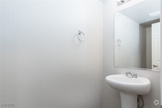 Building Photo - 4740 Blaise Ave
