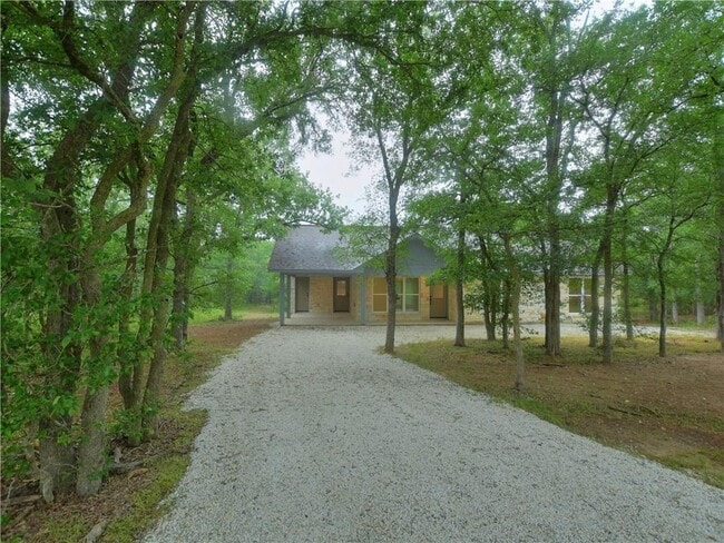 Building Photo - 208 Sendero Cove