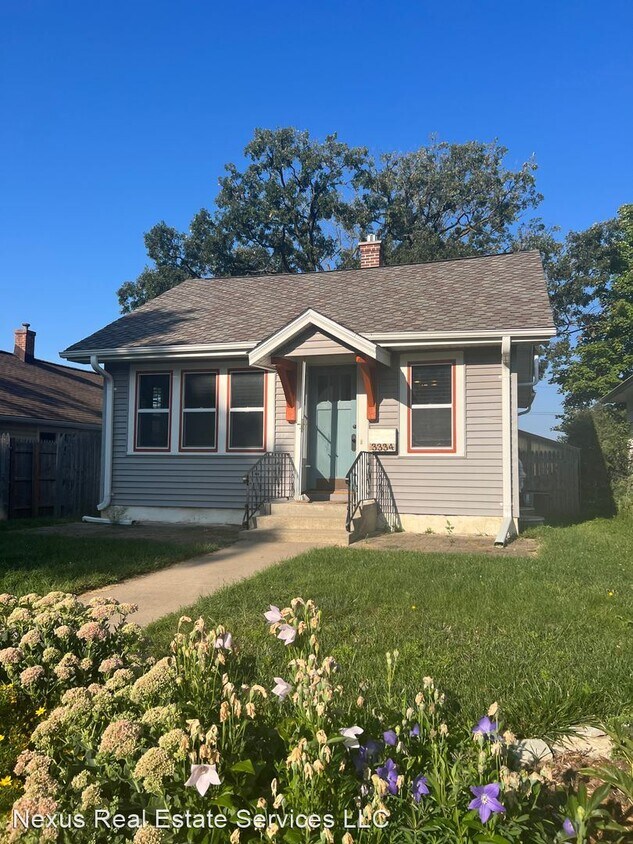 Primary Photo - 2 br, 1 bath House - 3334 Buchanan st NE
