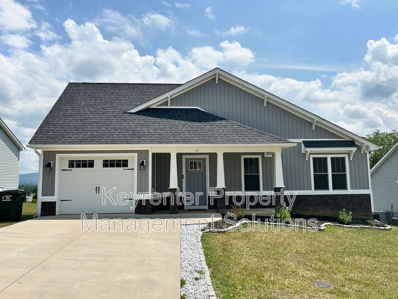 Primary Photo - 42 Mcilwee Ln