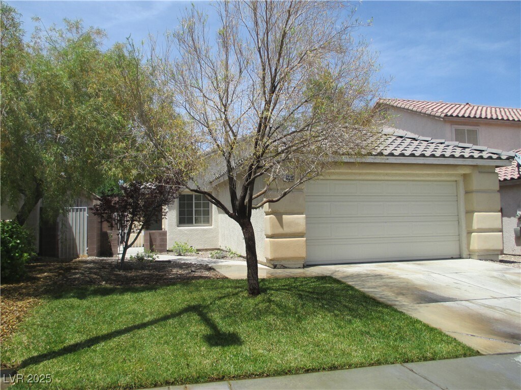 Foto principal - 10530 Lilac Tree Ave