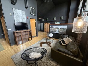 Building Photo - 300 Tijeras Ave NE