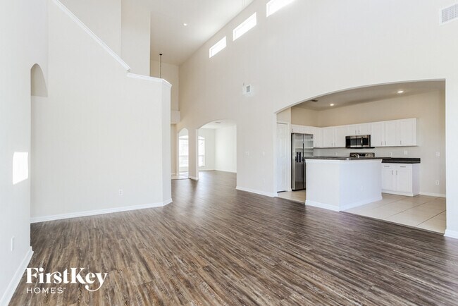 Building Photo - 2800 Sweetspire Cir