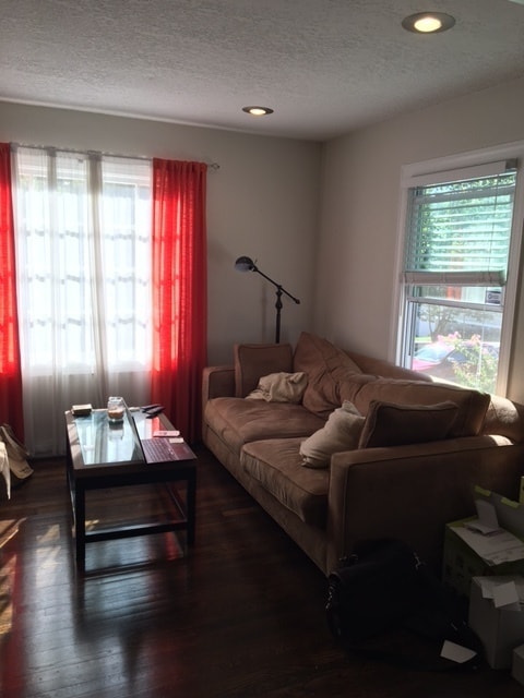 Building Photo - Charming Cottage in Sylvan Heights with Hardwood Floors, Granite Counter Tops, Fenced Yard, 2.5 M...