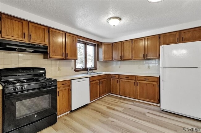 Building Photo - 276 Tennyson Terrace