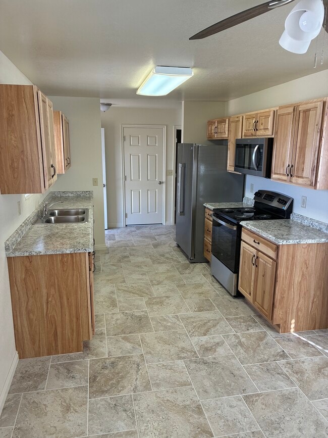 Building Photo - 2617 W 1400 S