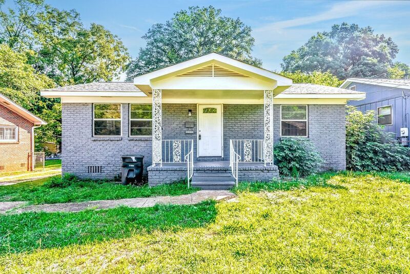 Primary Photo - 1645 18th Way SW