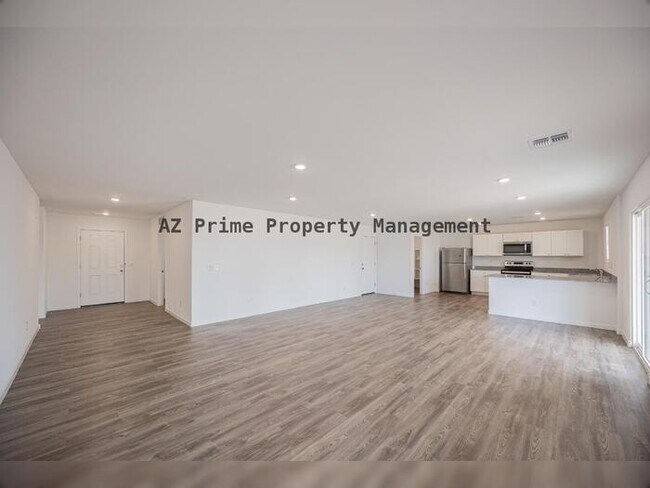 Building Photo - 28 S Naples Ln