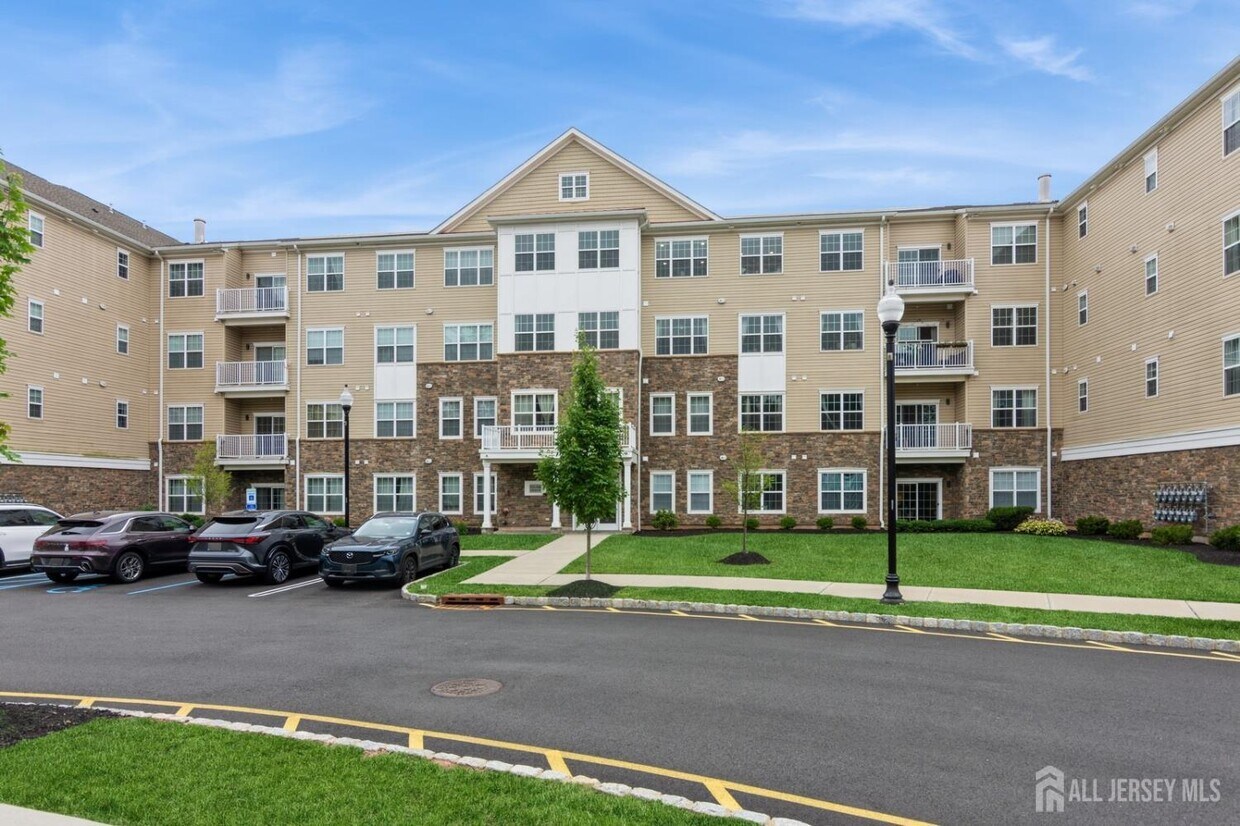 Foto principal - 727 Lorhan Dr