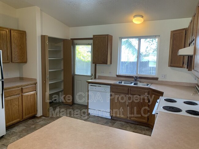 Building Photo - 202 Lava Ln