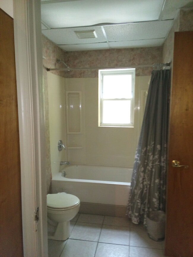 Building Photo - 2307 Rimrock Dr