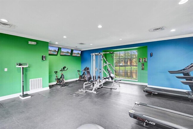 Foto del edificio - 10733 Cleary Blvd