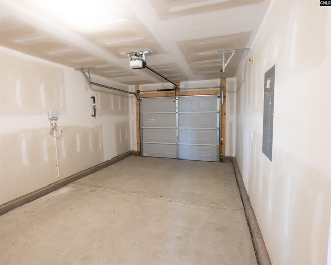 Building Photo - 921 S Desert Orch Ln