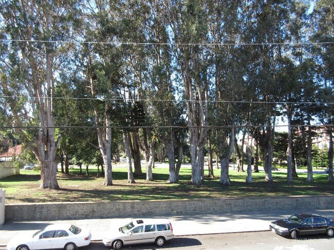 Building Photo - 2872 Greenwich St