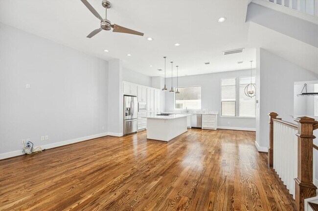 Foto del edificio - 1406 Ruthven St