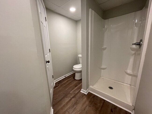 Building Photo - 3145 High Point Dr