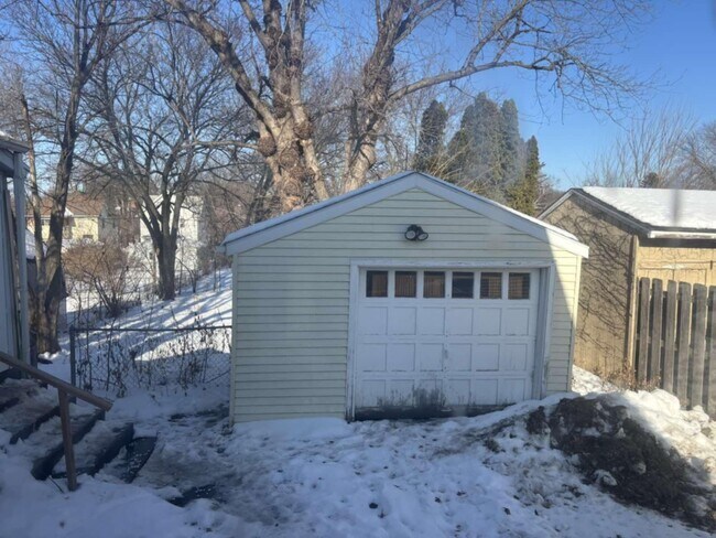 Foto del edificio - 1318 Benton St