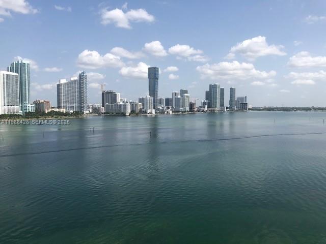 Foto del edificio - 801 N Venetian Dr