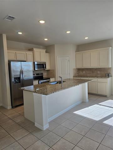 Foto del edificio - 817 Holbrook Rd